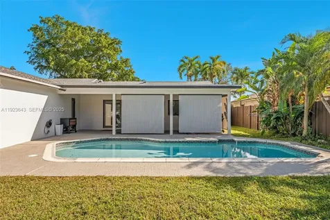 5037 SW 87th Terrace Cooper City FL 33328