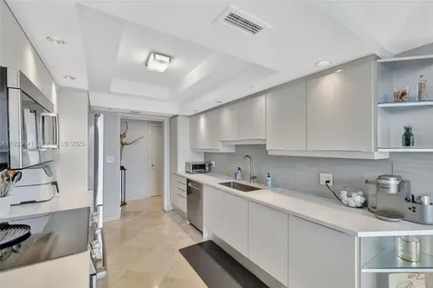7000 Island Boulevard Aventura FL 33160