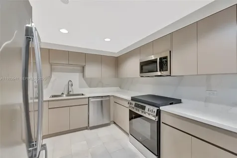 7000 Island Boulevard Aventura FL 33160