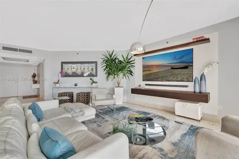 7000 Island Boulevard Aventura FL 33160