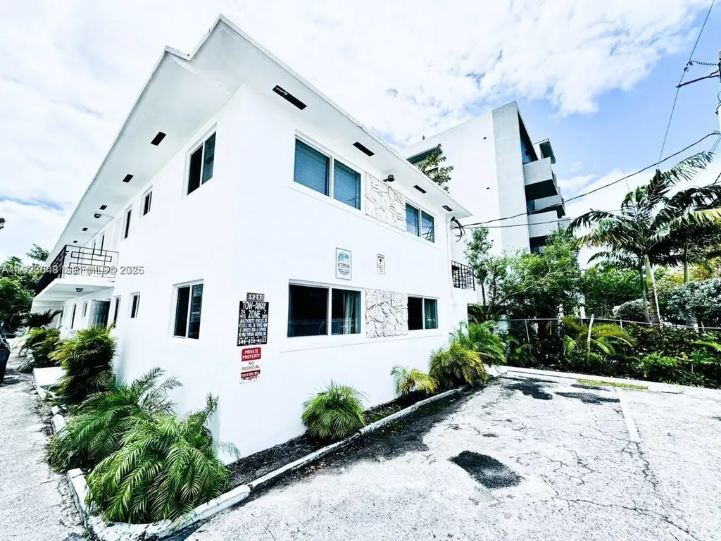 828 SW 2nd Street Miami FL 33130