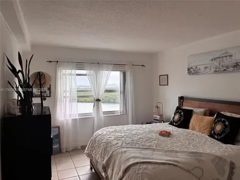 400 Kings Point Drive Sunny Isles Beach FL 33160