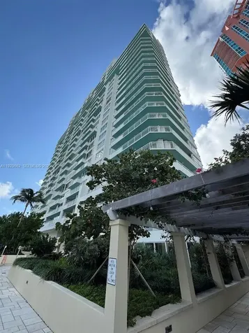 400 S Pointe Drive Miami Beach FL 33139