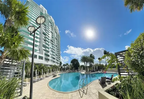 400 S Pointe Drive Miami Beach FL 33139