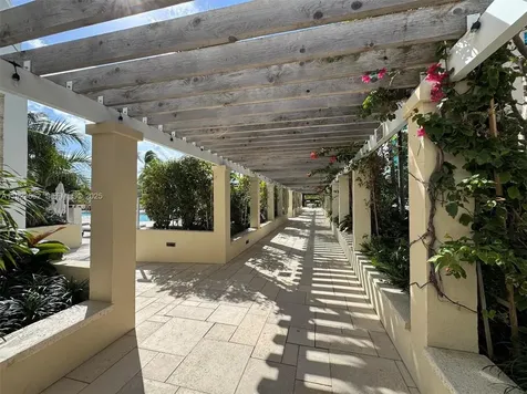 400 S Pointe Drive Miami Beach FL 33139