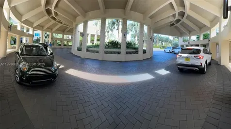 400 S Pointe Drive Miami Beach FL 33139