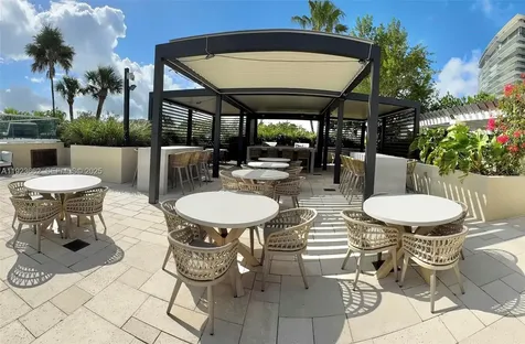 400 S Pointe Drive Miami Beach FL 33139