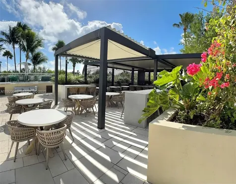 400 S Pointe Drive Miami Beach FL 33139