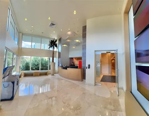 400 S Pointe Drive Miami Beach FL 33139