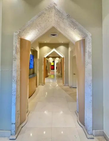 400 S Pointe Drive Miami Beach FL 33139