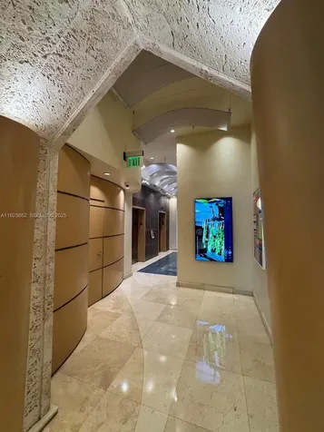 400 S Pointe Drive Miami Beach FL 33139