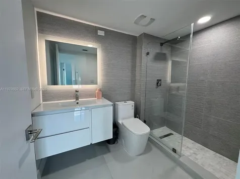 400 S Pointe Drive Miami Beach FL 33139
