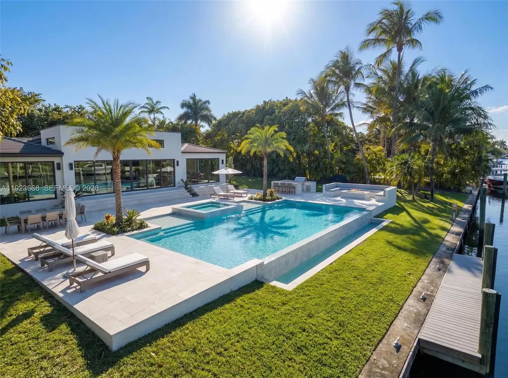 7425 Belle Meade Boulevard Miami FL 33138