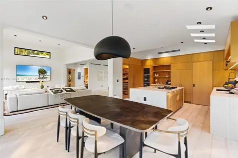7425 Belle Meade Boulevard Miami FL 33138