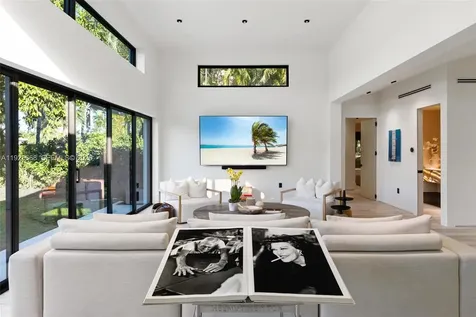 7425 Belle Meade Boulevard Miami FL 33138