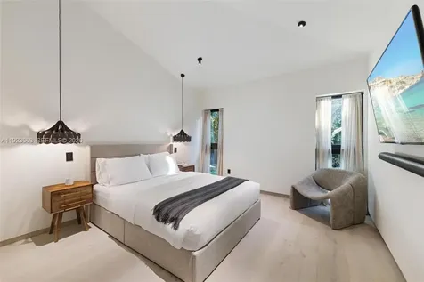 7425 Belle Meade Boulevard Miami FL 33138