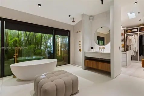 7425 Belle Meade Boulevard Miami FL 33138