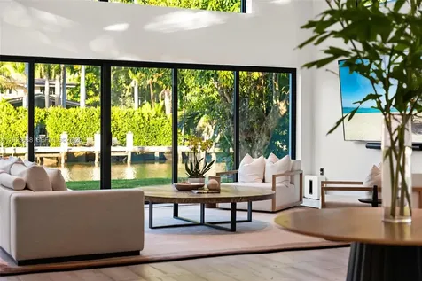 7425 Belle Meade Boulevard Miami FL 33138