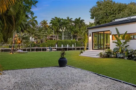 7425 Belle Meade Boulevard Miami FL 33138
