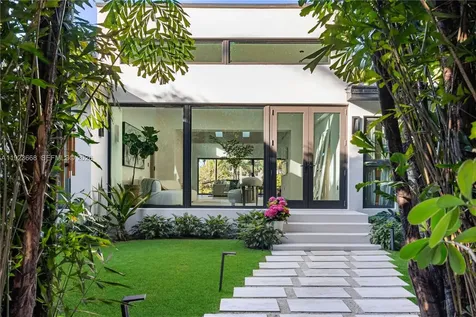 7425 Belle Meade Boulevard Miami FL 33138
