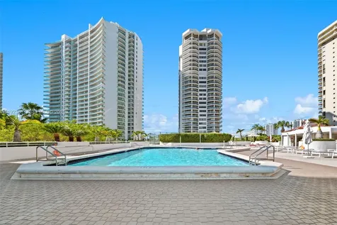 20185 E Country Club Drive Aventura FL 33180