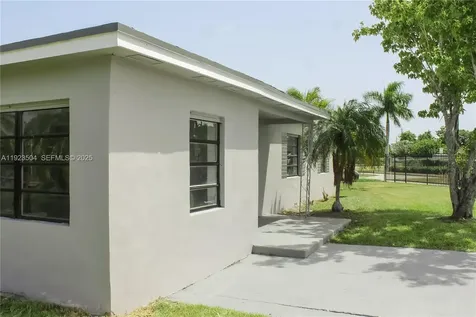 14801 Lincoln Boulevard Miami FL 33176