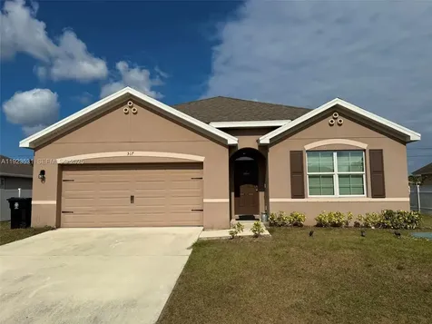 517 SW Lacroix Avenue Port St. Lucie FL 34953