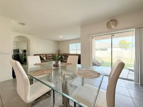 517 SW Lacroix Avenue Port St. Lucie FL 34953