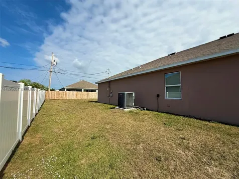 517 SW Lacroix Avenue Port St. Lucie FL 34953