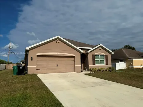517 SW Lacroix Avenue Port St. Lucie FL 34953