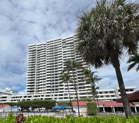 2555 Collins Avenue Miami Beach FL 33140