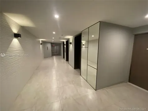 2555 Collins Avenue Miami Beach FL 33140