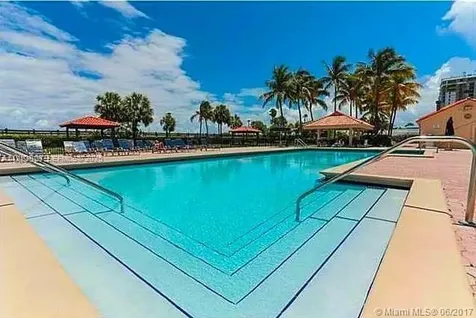 2555 Collins Avenue Miami Beach FL 33140