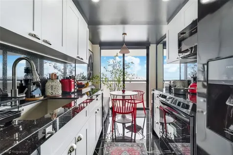 2555 Collins Avenue Miami Beach FL 33140
