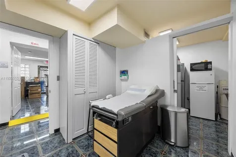 401 E Oakland Park Boulevard Oakland Park FL 33334