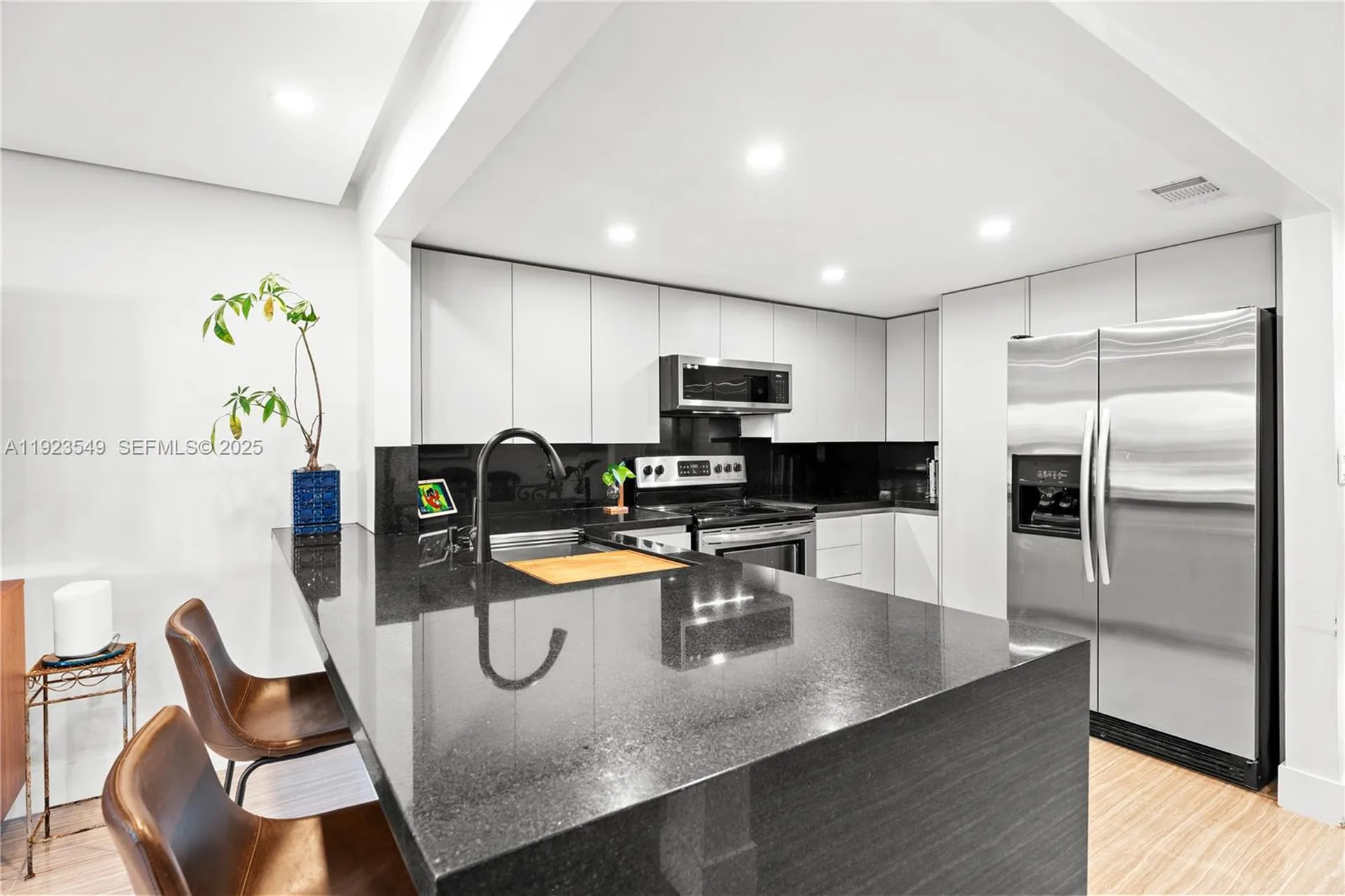 2528 N 38 Avenue Hollywood FL 33021
