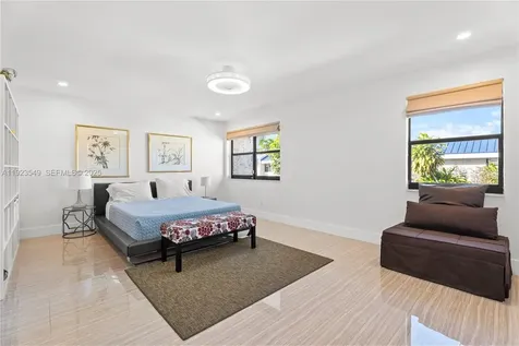 2528 N 38 Avenue Hollywood FL 33021