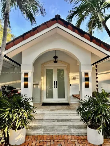 375 Harbor Court Key Biscayne FL 33149