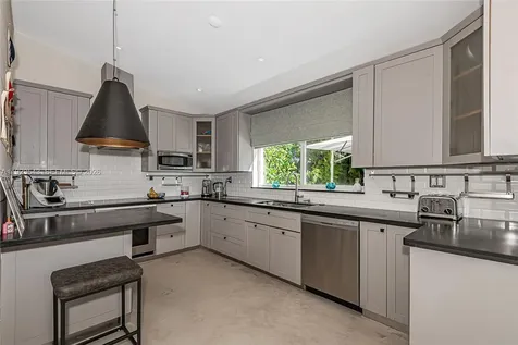 375 Harbor Court Key Biscayne FL 33149