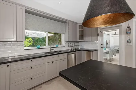 375 Harbor Court Key Biscayne FL 33149