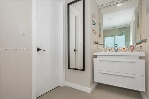 375 Harbor Court Key Biscayne FL 33149