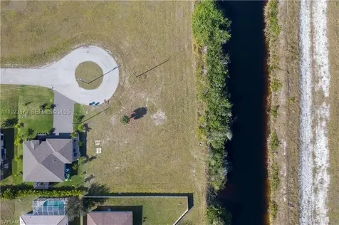 3923 NW 33rd Place Cape Coral FL 33993