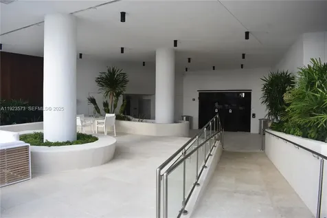 6365 Collins Avenue Miami Beach FL 33141