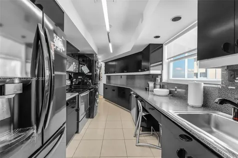 4925 Collins Avenue Miami Beach FL 33140