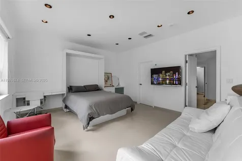 4925 Collins Avenue Miami Beach FL 33140