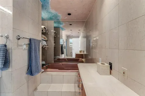 4925 Collins Avenue Miami Beach FL 33140