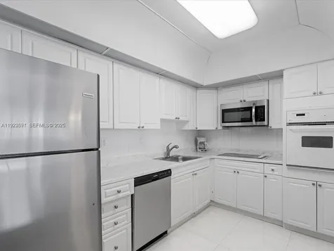 19370 E Collins Avenue Sunny Isles Beach FL 33160