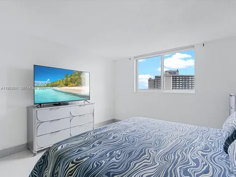 19370 E Collins Avenue Sunny Isles Beach FL 33160