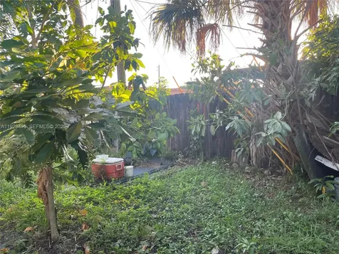 3880 NW 6th Street Lauderhill FL 33311