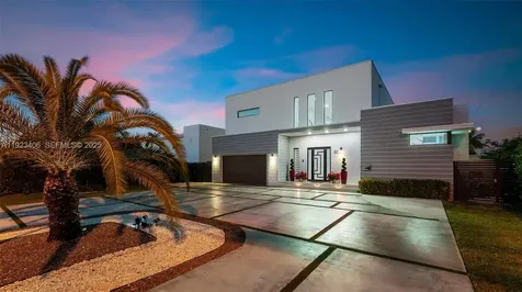 81 S Royal Poinciana Boulevard Miami Springs FL 33166
